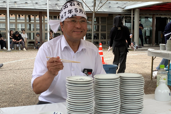 門真市長も参戦　第50回出石そば喰い大会